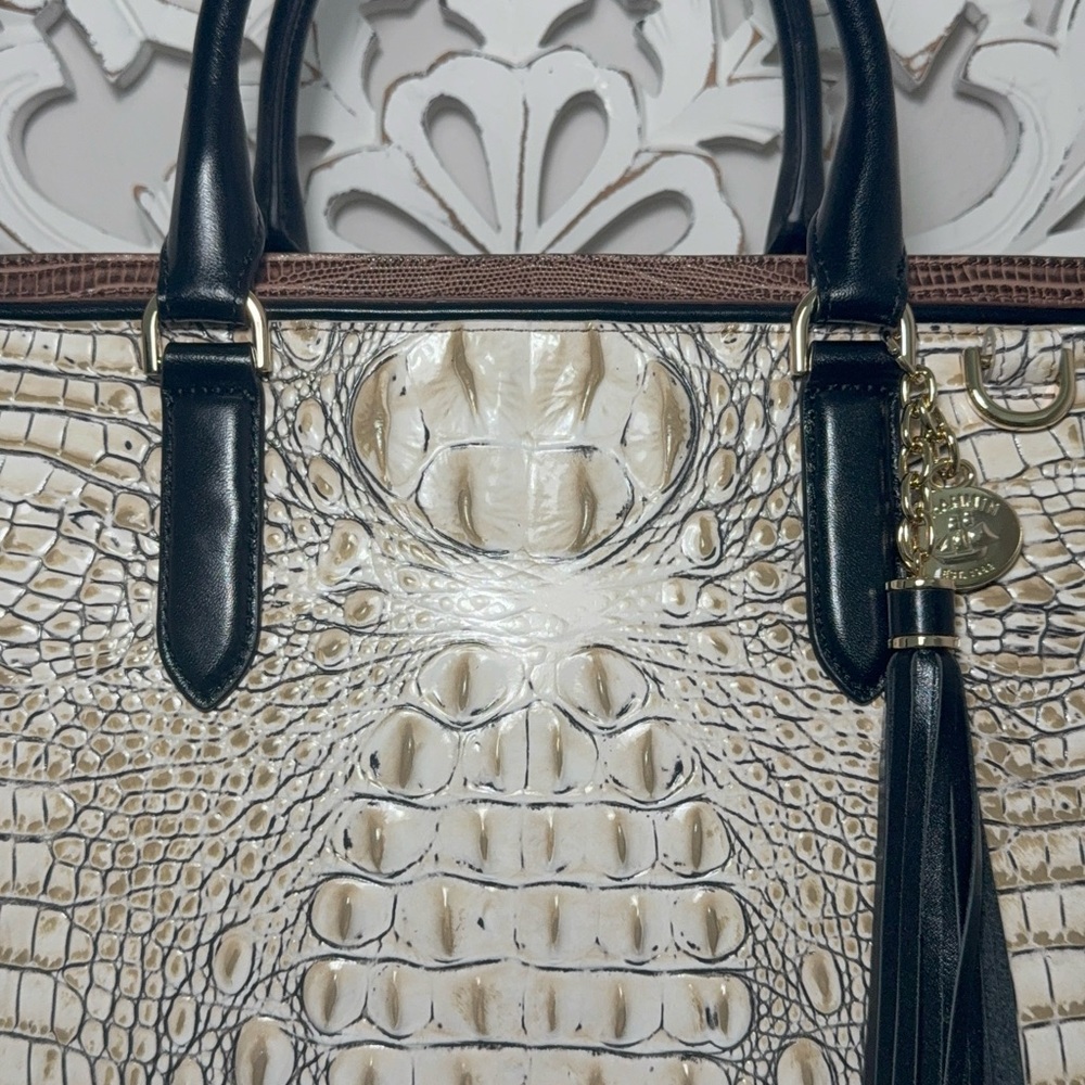 Brahmin Small Finley Satchel Timeless Taupe Skien Melbourne Leather - Picture 2 of 10